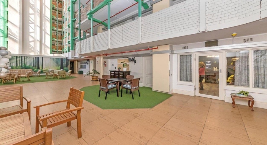 1 Bedroom Property for Sale in Mouille Point Western Cape